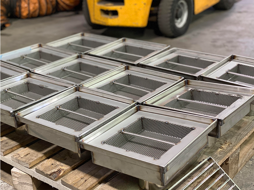 Stainless box with mesh